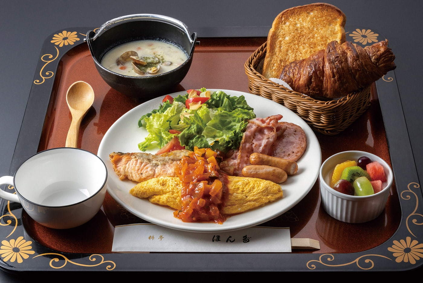 老舗料亭ほんだのちょっと贅沢な「ふわふわオムレツと鮭のムニエル洋食膳」朝食付プラン♪