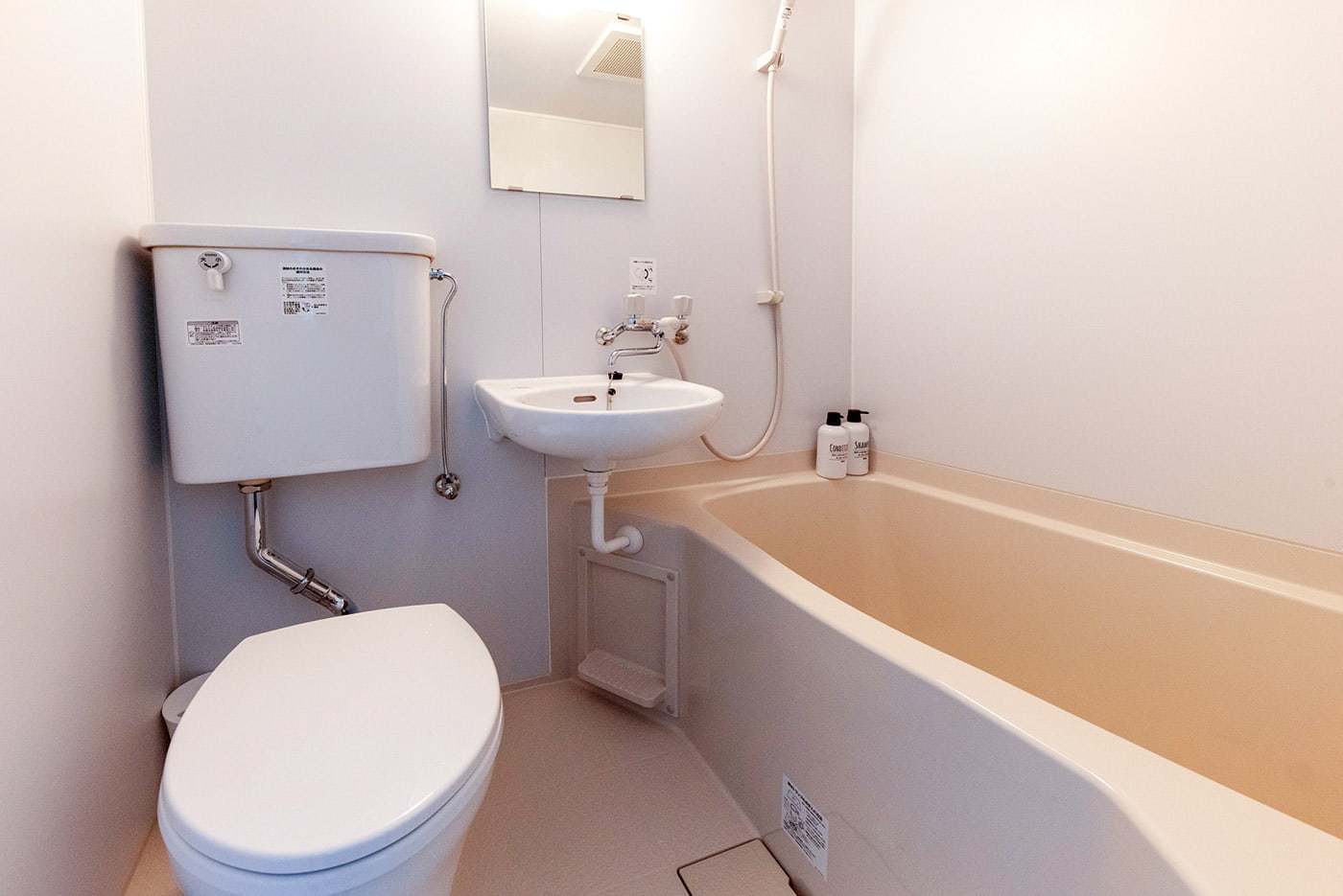 スタンダード2人部屋、4人部屋のユニットバス