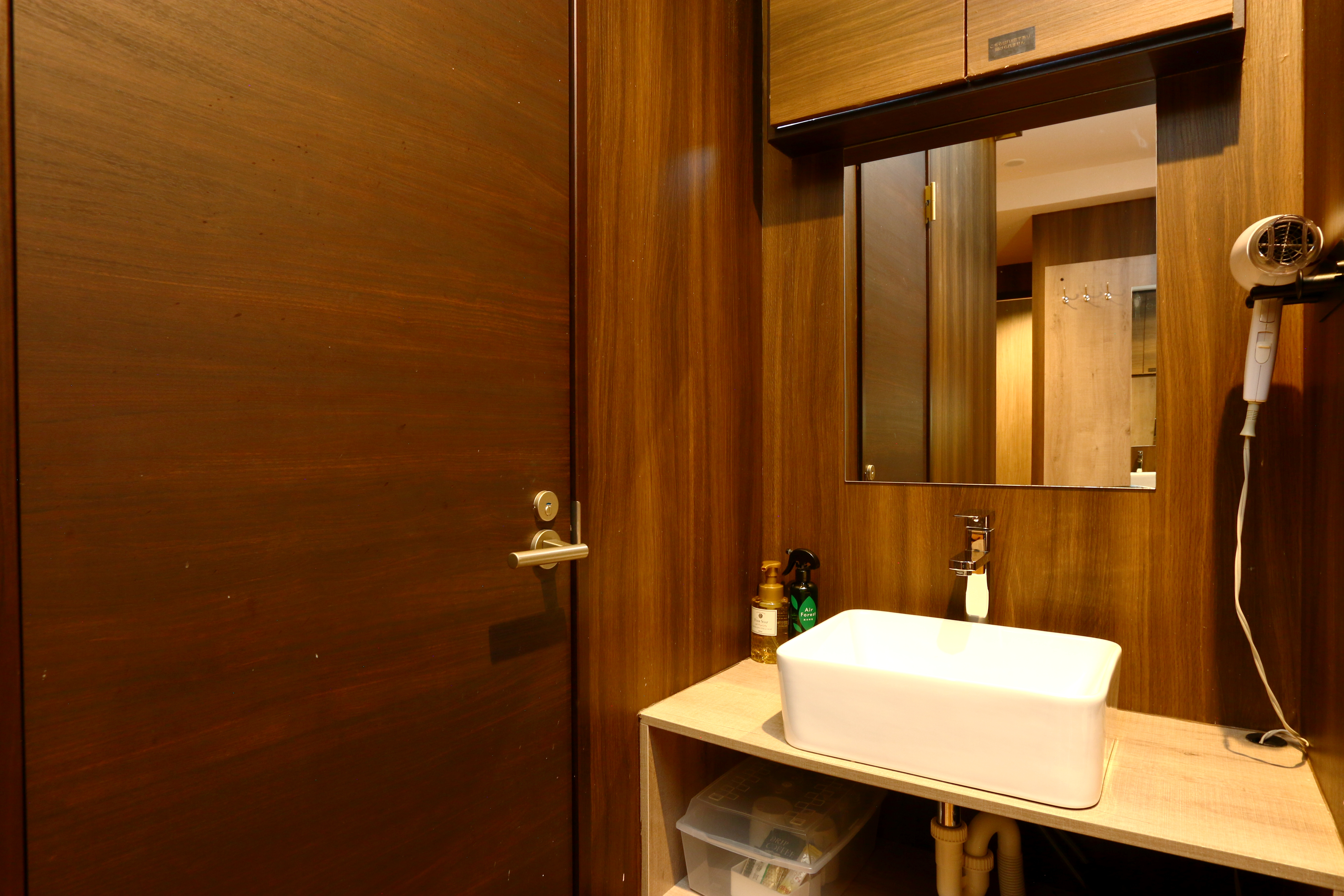 客室◆シャワー・トイレ独立のエコノミーダブルルームです