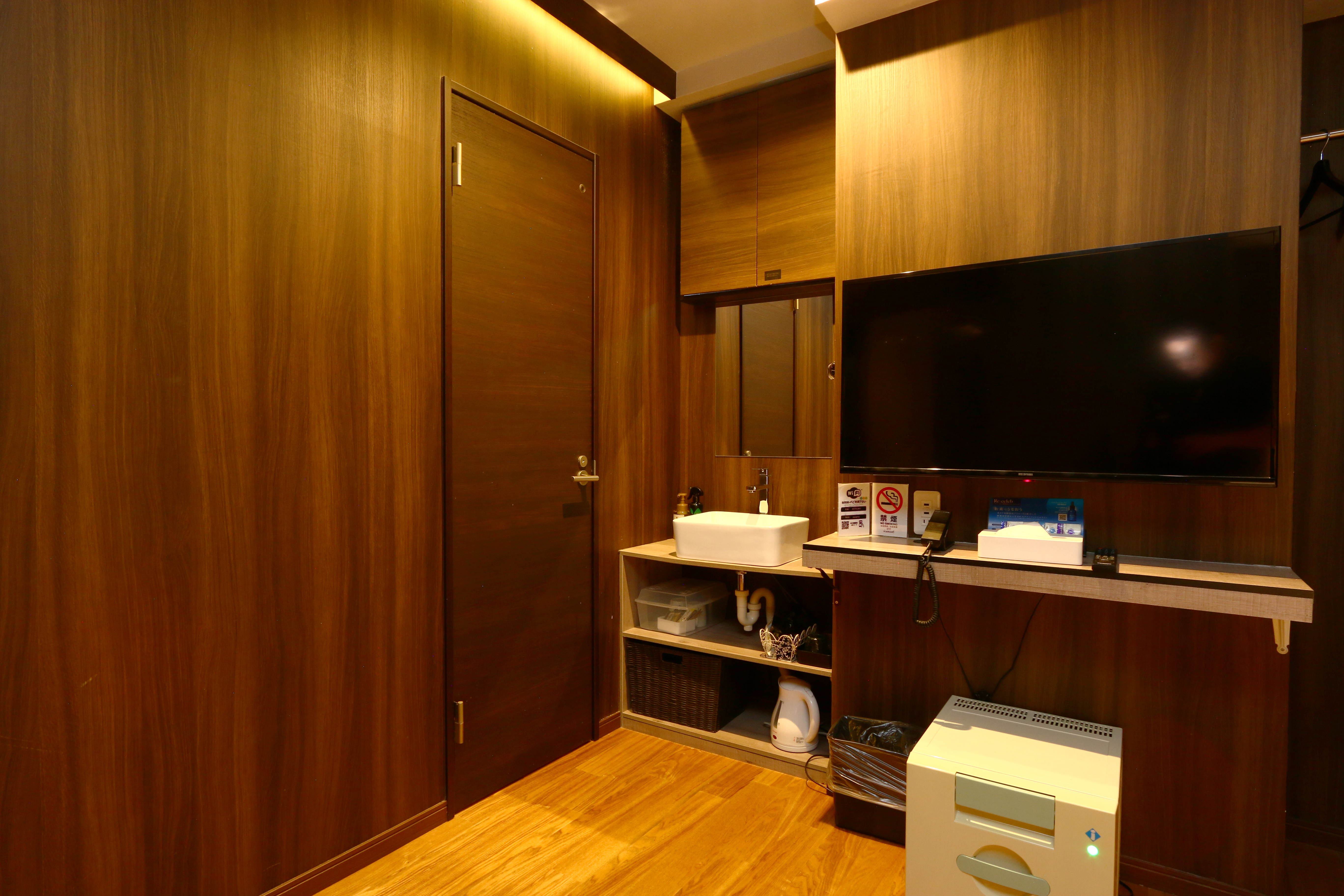 客室◆シャワー・トイレ独立のエコノミーダブルルームです