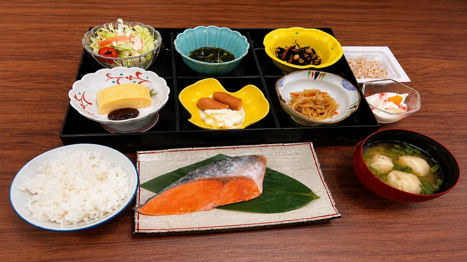 朝食