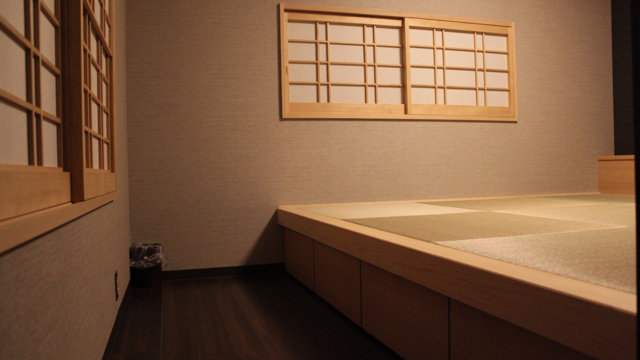 天然温泉貸切内湯。2階建て一軒家まるまる一棟貸し。夏と冬の別府花火も見えてカップルにもお勧め。