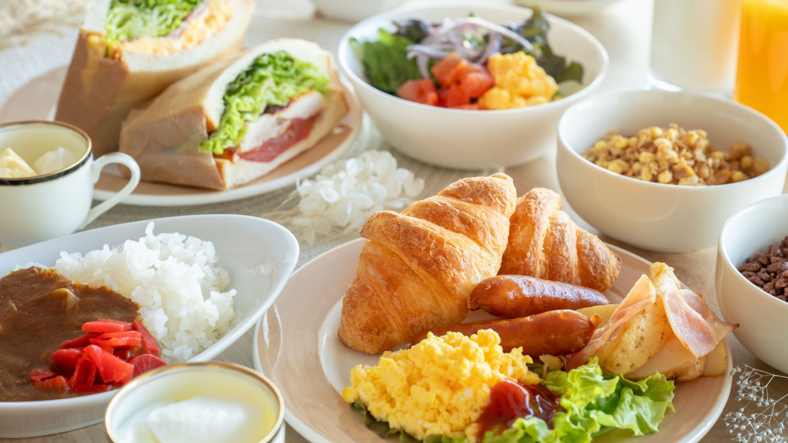 朝食　洋食盛り付け一例