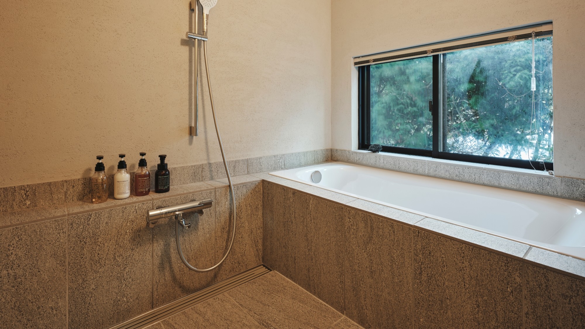 泉の家：バスルーム