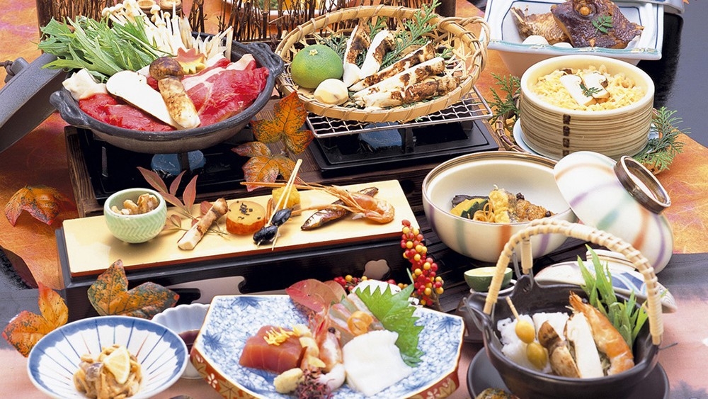 【松茸会席】焼き松茸×土瓶蒸し×松茸入り牛すき焼き〜秋の味覚を堪能する特別会席〜