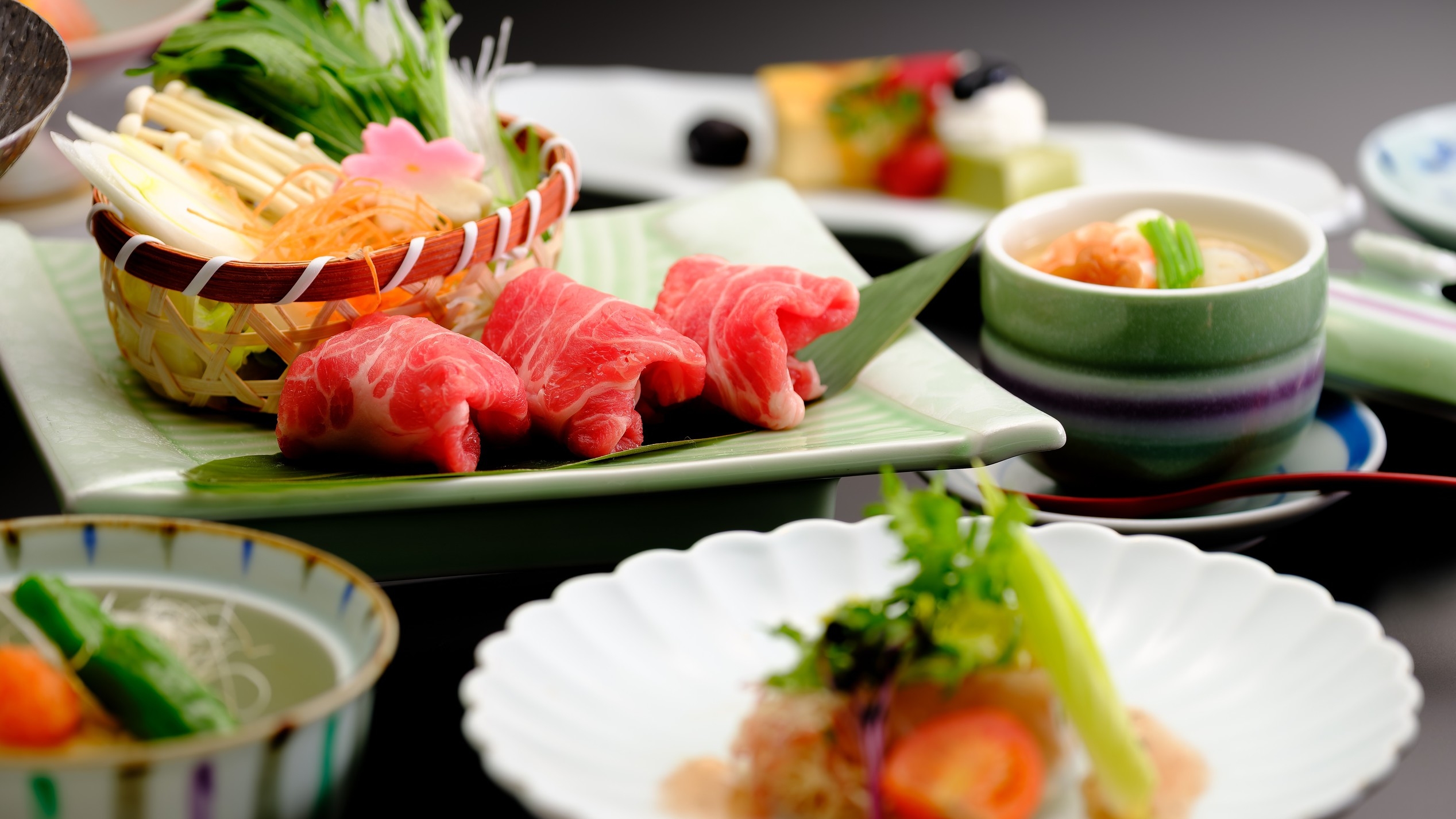 【野の花会席】＜春夏限定＞旬を感じる季節のスタンダード会席〜さっぱり特製トマト出汁の豚しゃぶ鍋〜