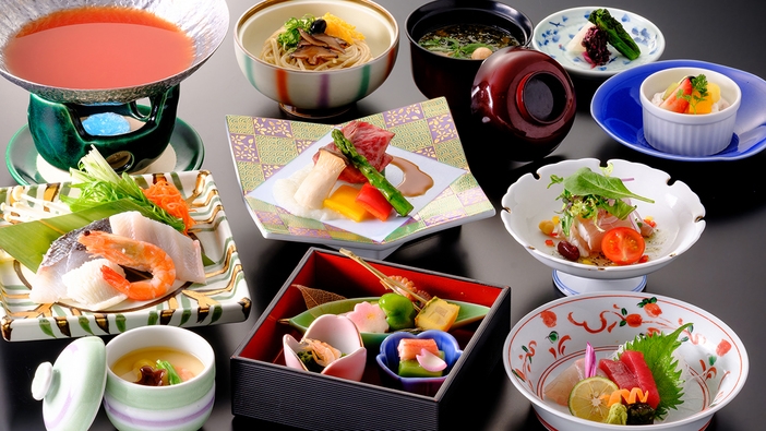 【野の花会席】＜春夏限定＞旬を感じる季節のスタンダード会席〜海鮮トマト鍋・国産牛ミニステーキ〜