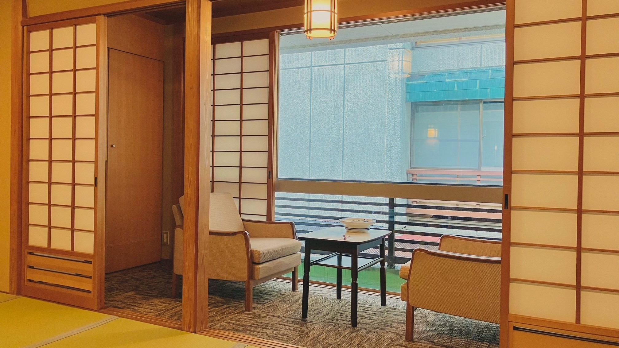 **訳あり客室　建物が向かい合っているため眺望がありません*