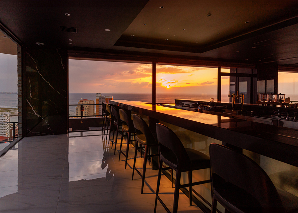 TWILIGHT BAR