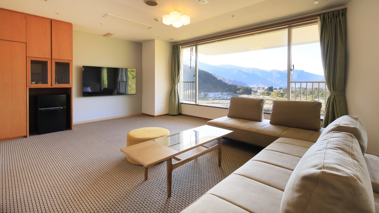 和洋室｜お部屋の窓からは窓いっぱいに新潟の自然を味わうことができます