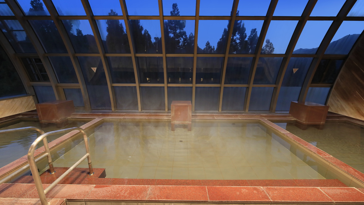 【温泉大浴場】自家源泉「ゆとりろ湯沢温泉」を愉しめる温泉大浴場