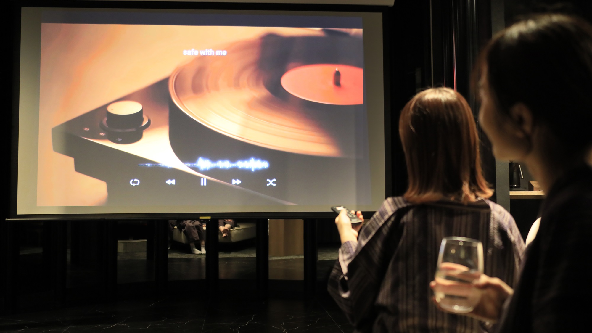 シアタールーム｜特別な時間が流れる空間で特別な滞在を楽しんで