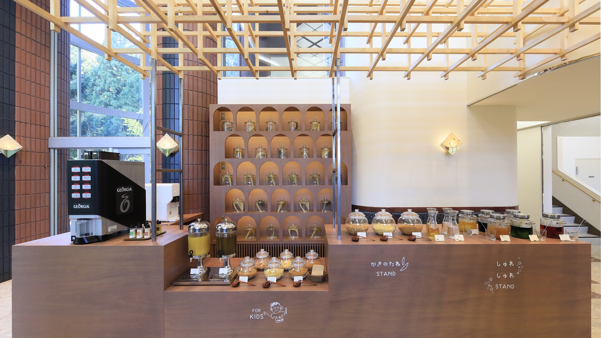 【ウェルカムサービス】ぽんしゅや新潟発祥の柿の種をお楽しみいただけるウェルカムサービスをご用意