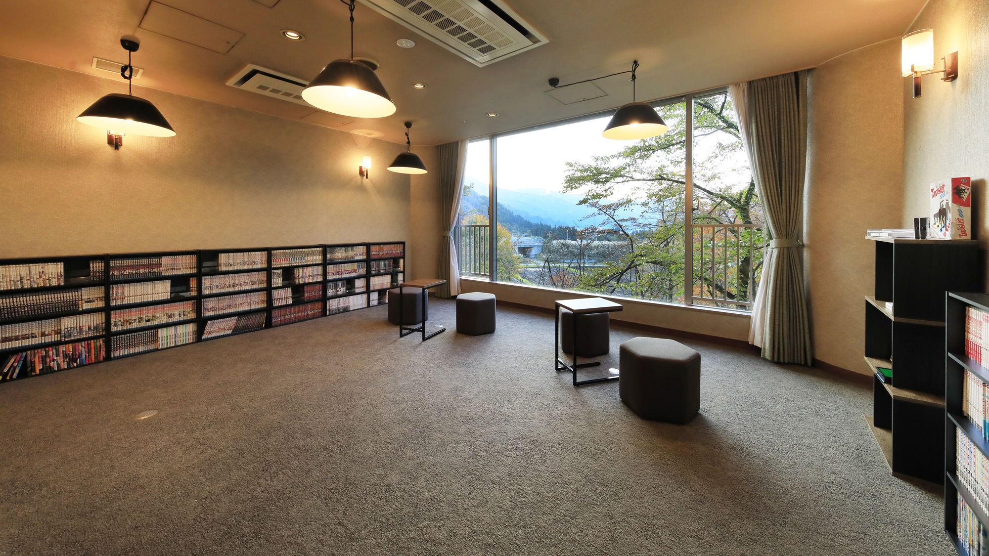 【ライブラリー】漫画やボードゲームを楽しめる、くつろぎのライブラリースペース