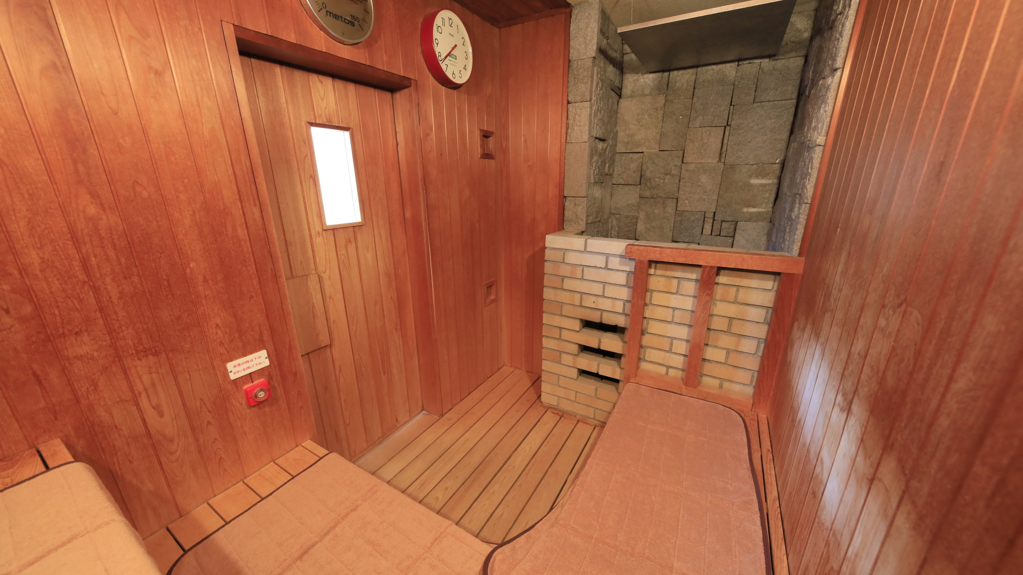 【サウナ】静かな熱に身を委ねる空間