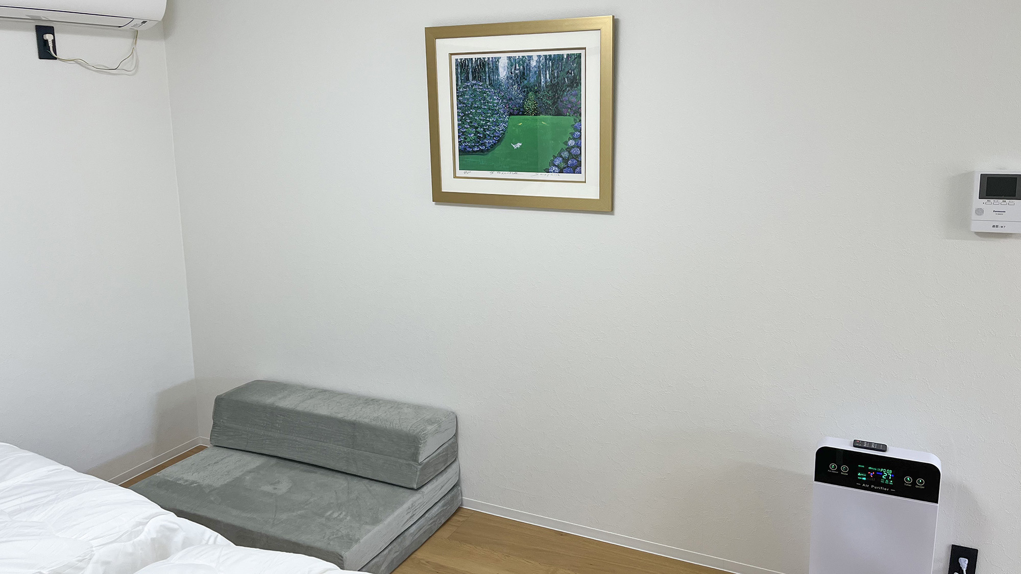 ・【客室設備】エアコン、及び空気清浄機を完備。1年通して快適にお過ごしいただけます