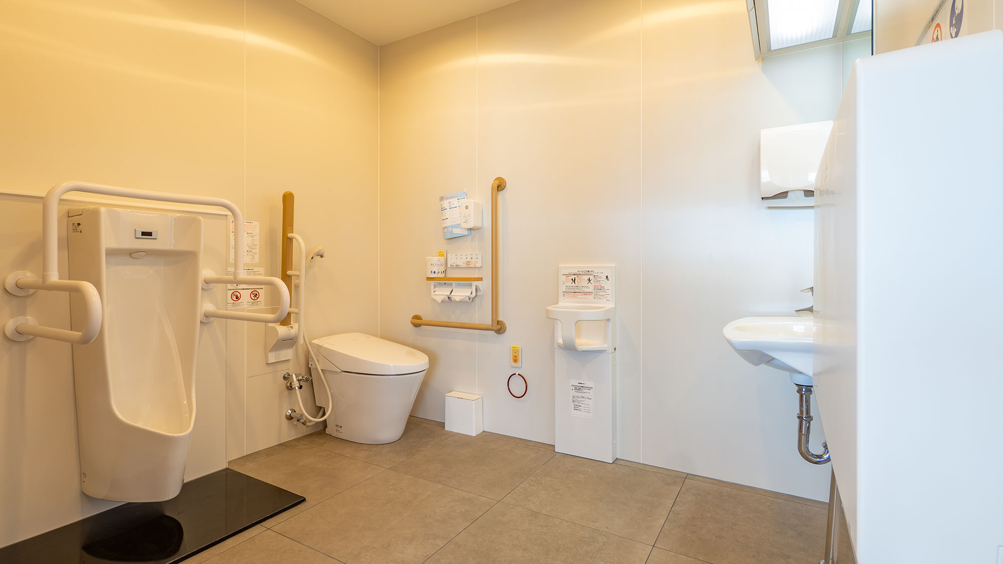 14F誰でもトイレ