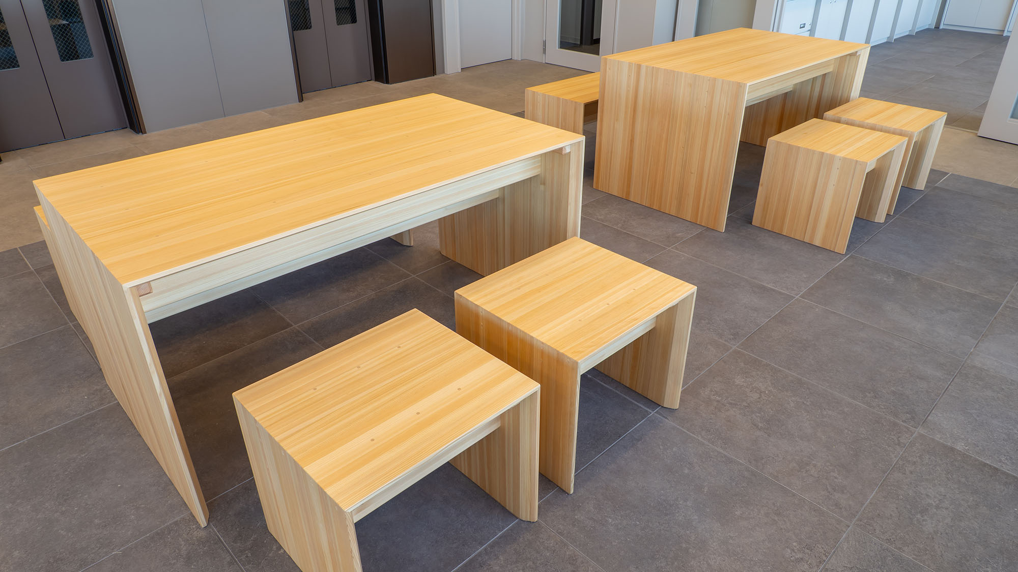 14F木製テーブル