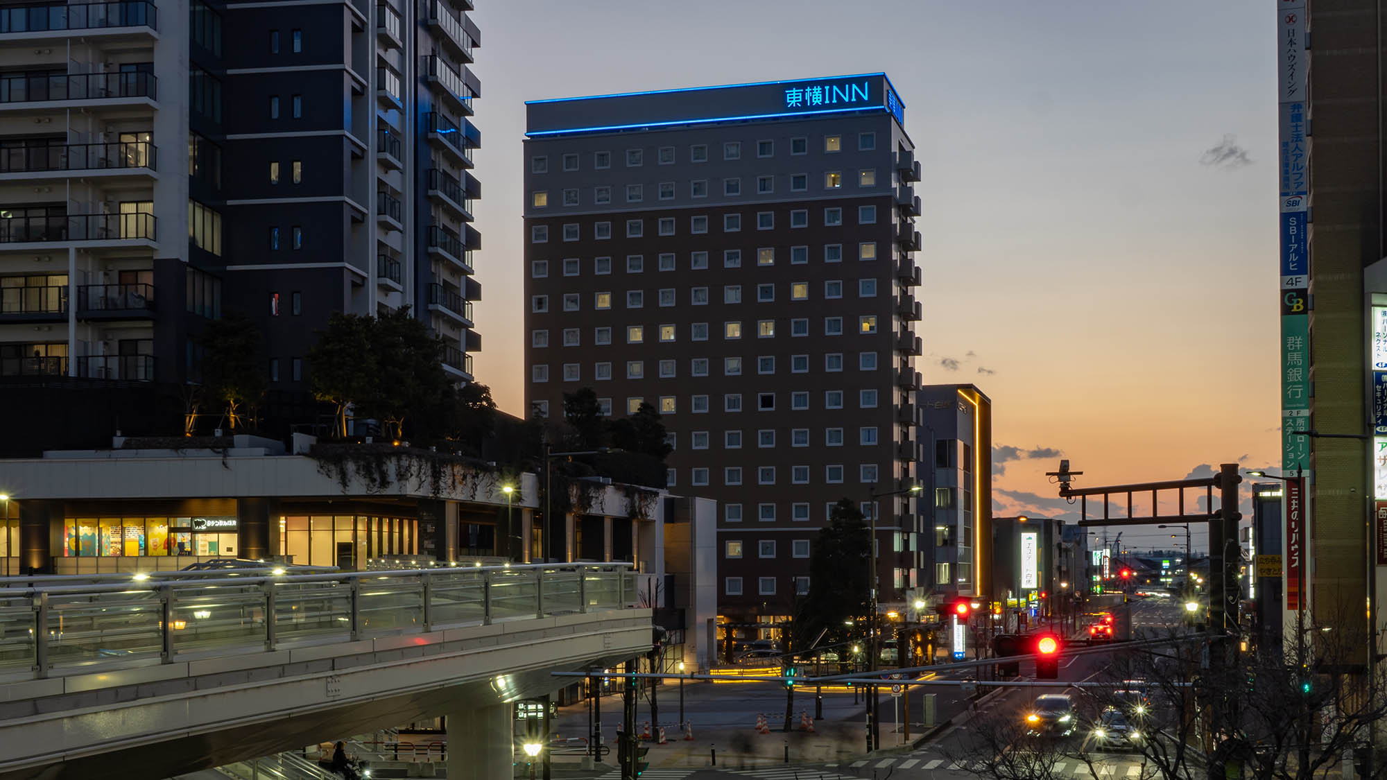 外観夜
