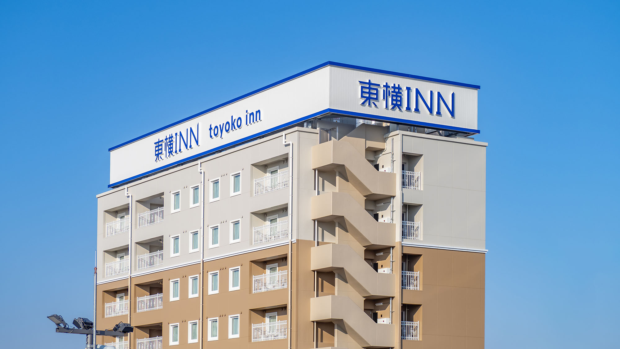 外観横昼