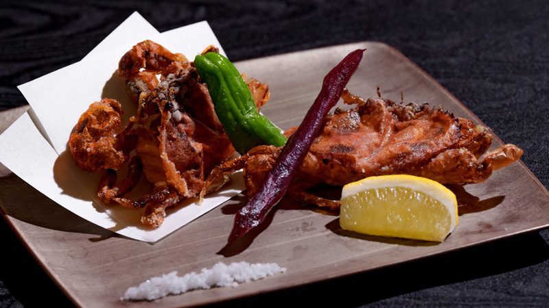 【リゾート内レストラン/マラルンガ和琉創作】マングローブガザミ姿揚げ