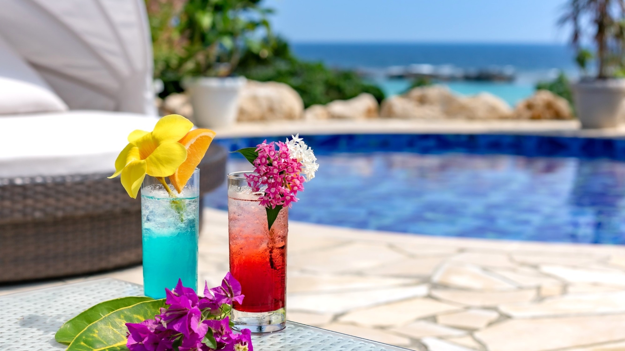 【シギラガーデンプール】プールサイドでドリンクを楽しみながら夏を満喫！