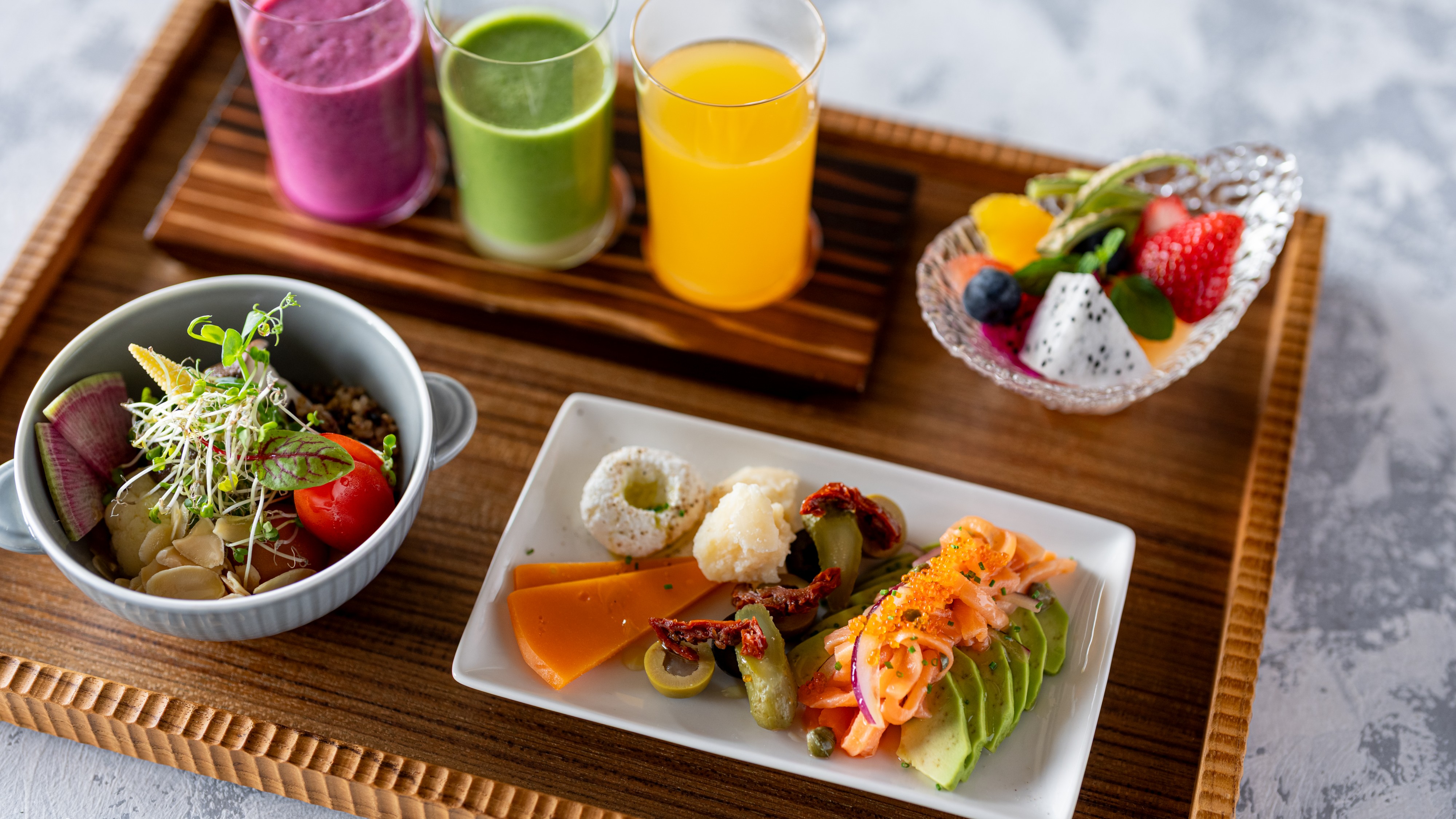 【ホテル内レストラン（朝食一例）】