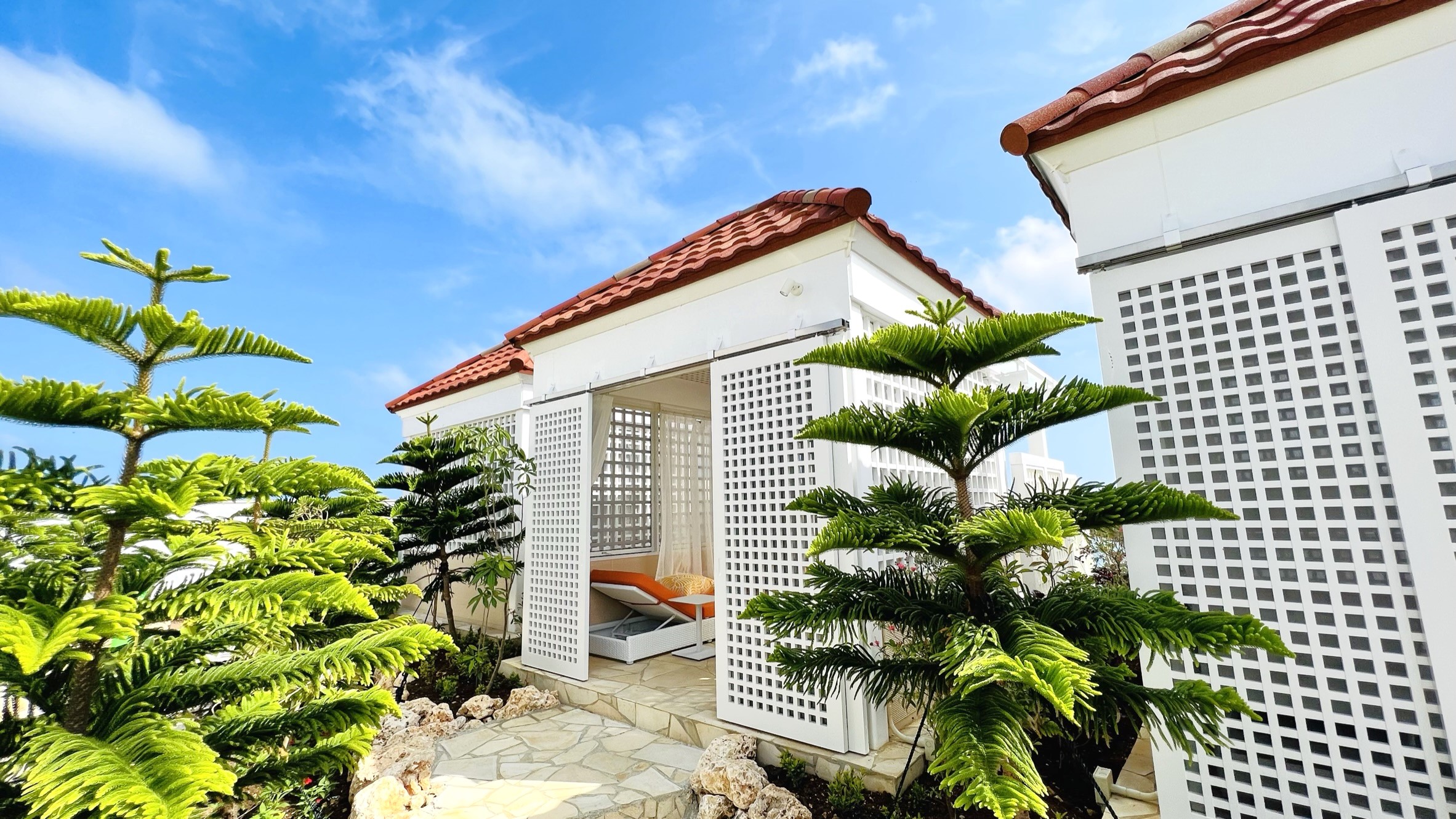 【シギラビーチサイドプール】営業時間9：00～17：00