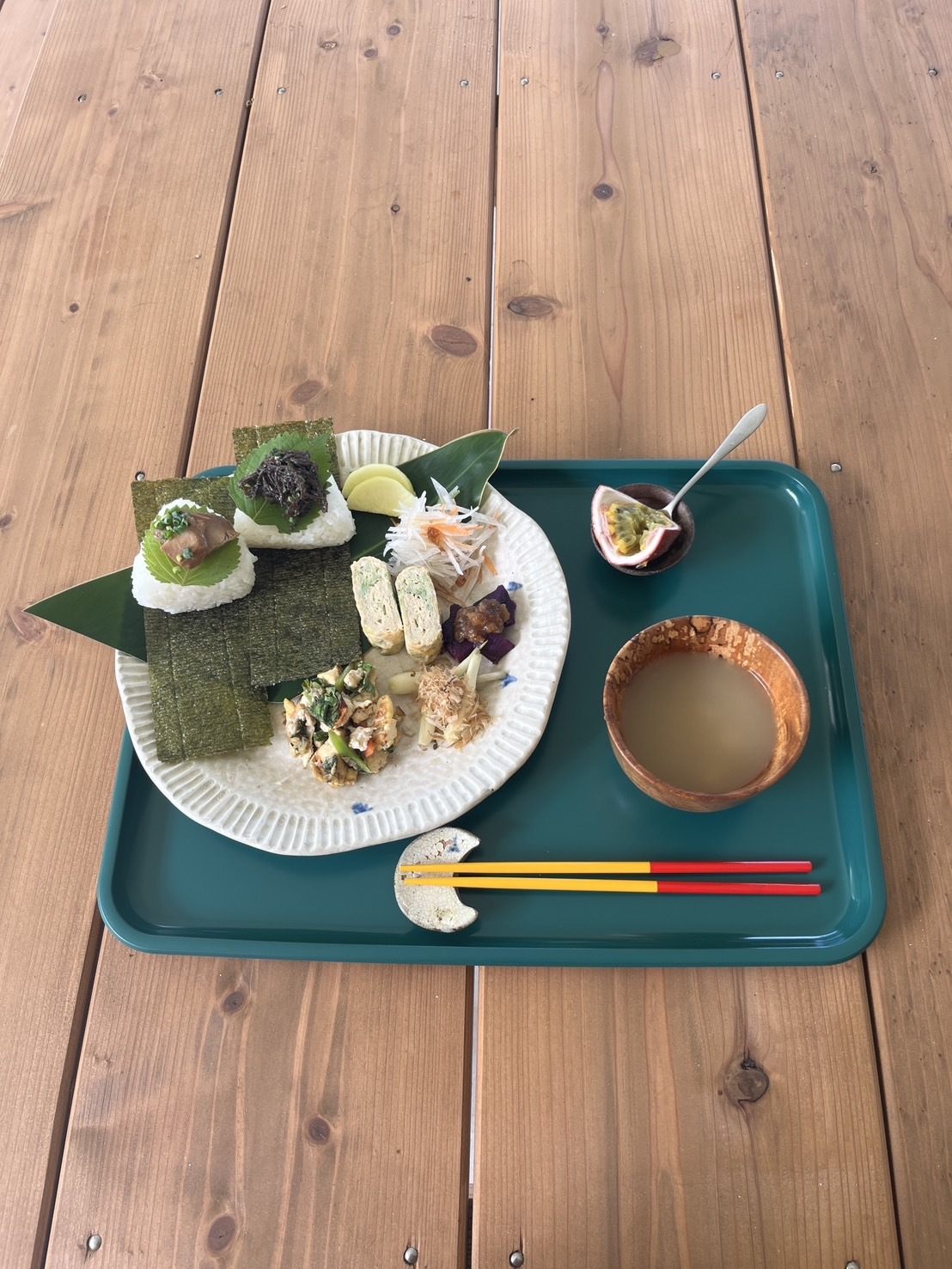 【人気No.1】地元の手づくりおかずが並ぶ　ほっとする“やんばる朝ごはん”／朝食付