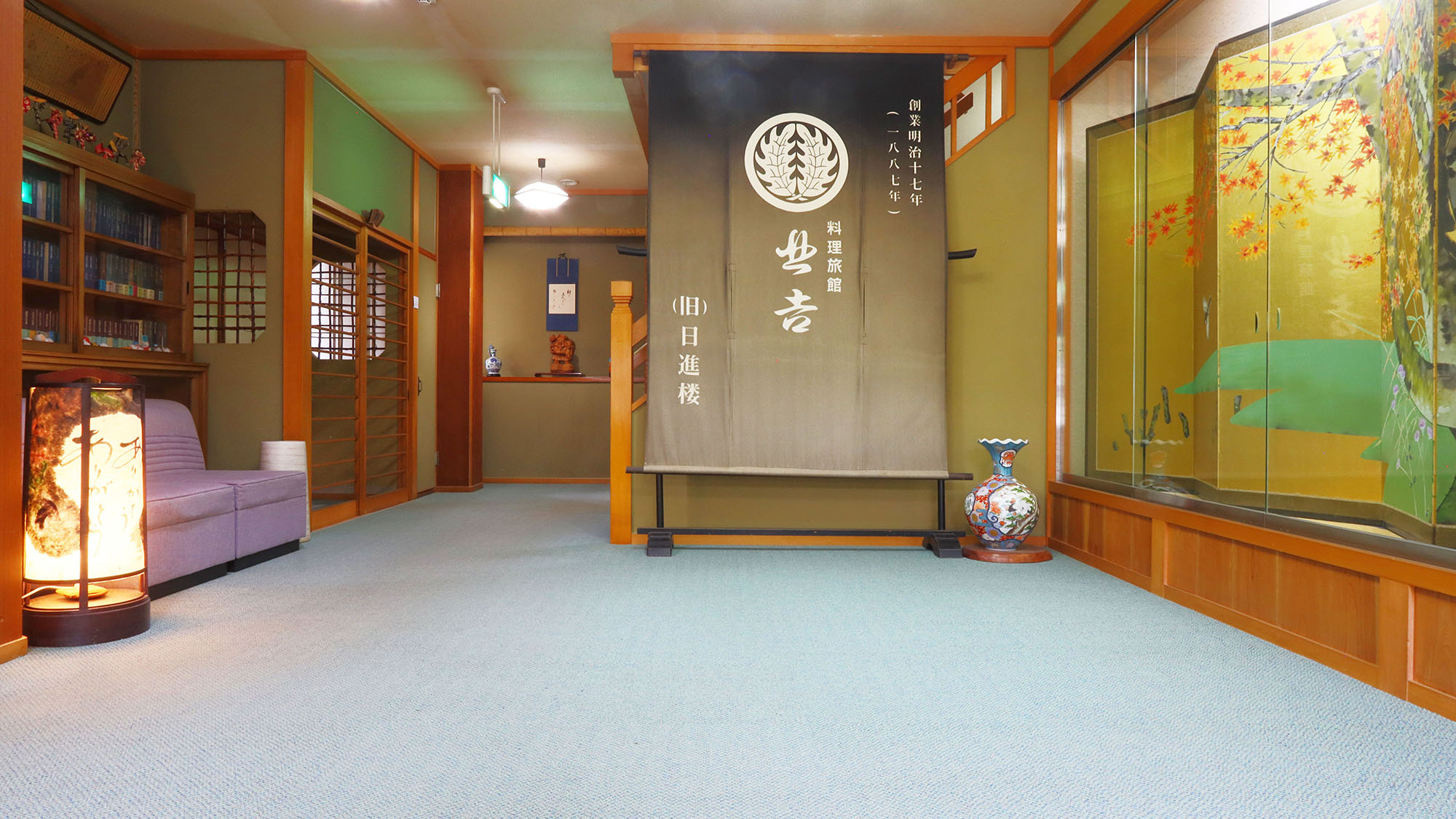 -ロビー・フロント-