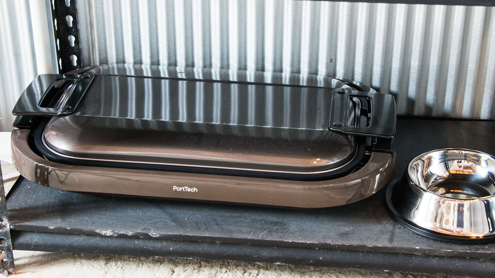 ・【キッチン】ワイワイ賑やかな食卓を彩るホットプレートを完備しております