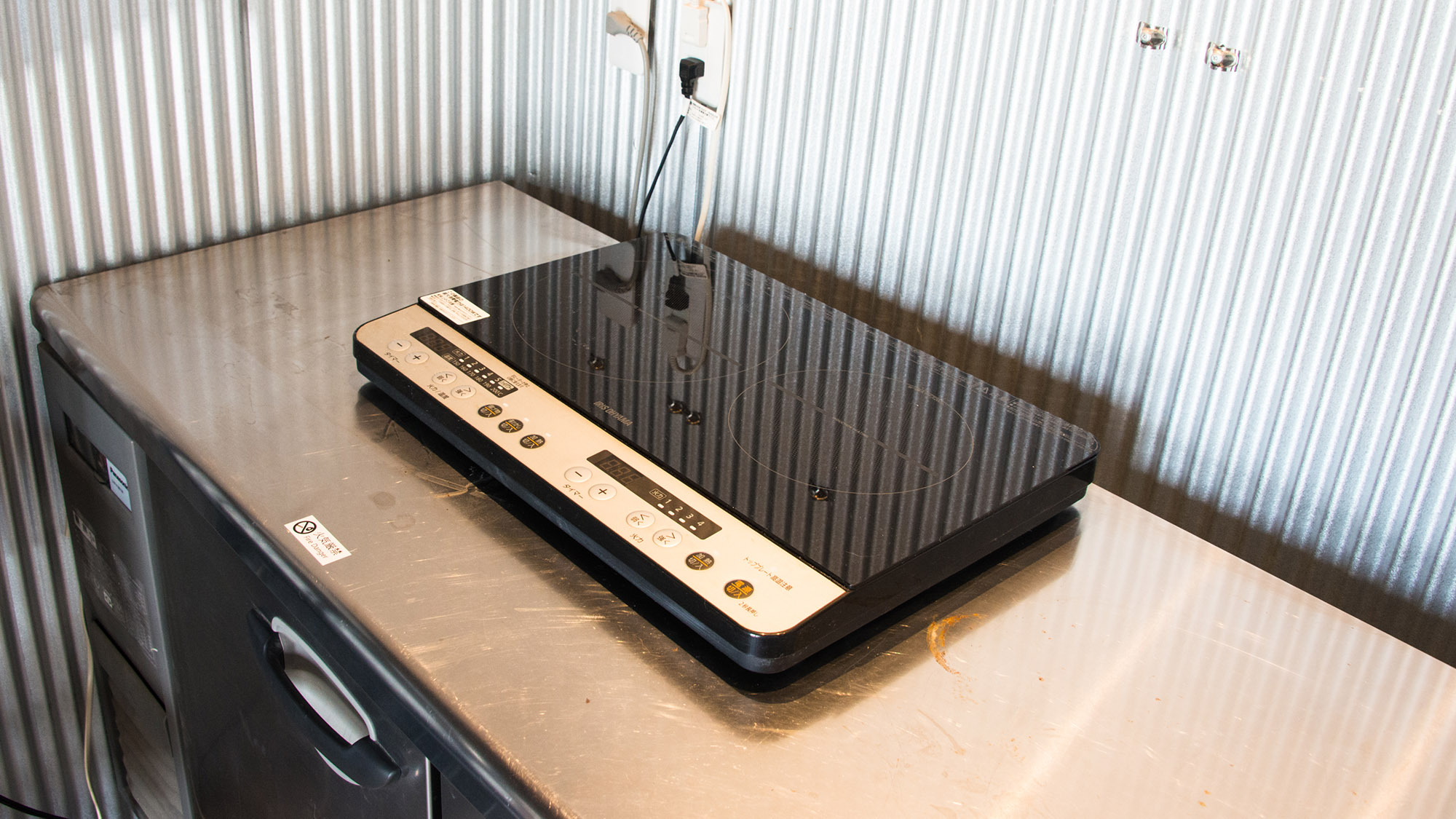 ・【キッチン】火を使わないIHコンロをご用意。お子様連れでも安心・安全です