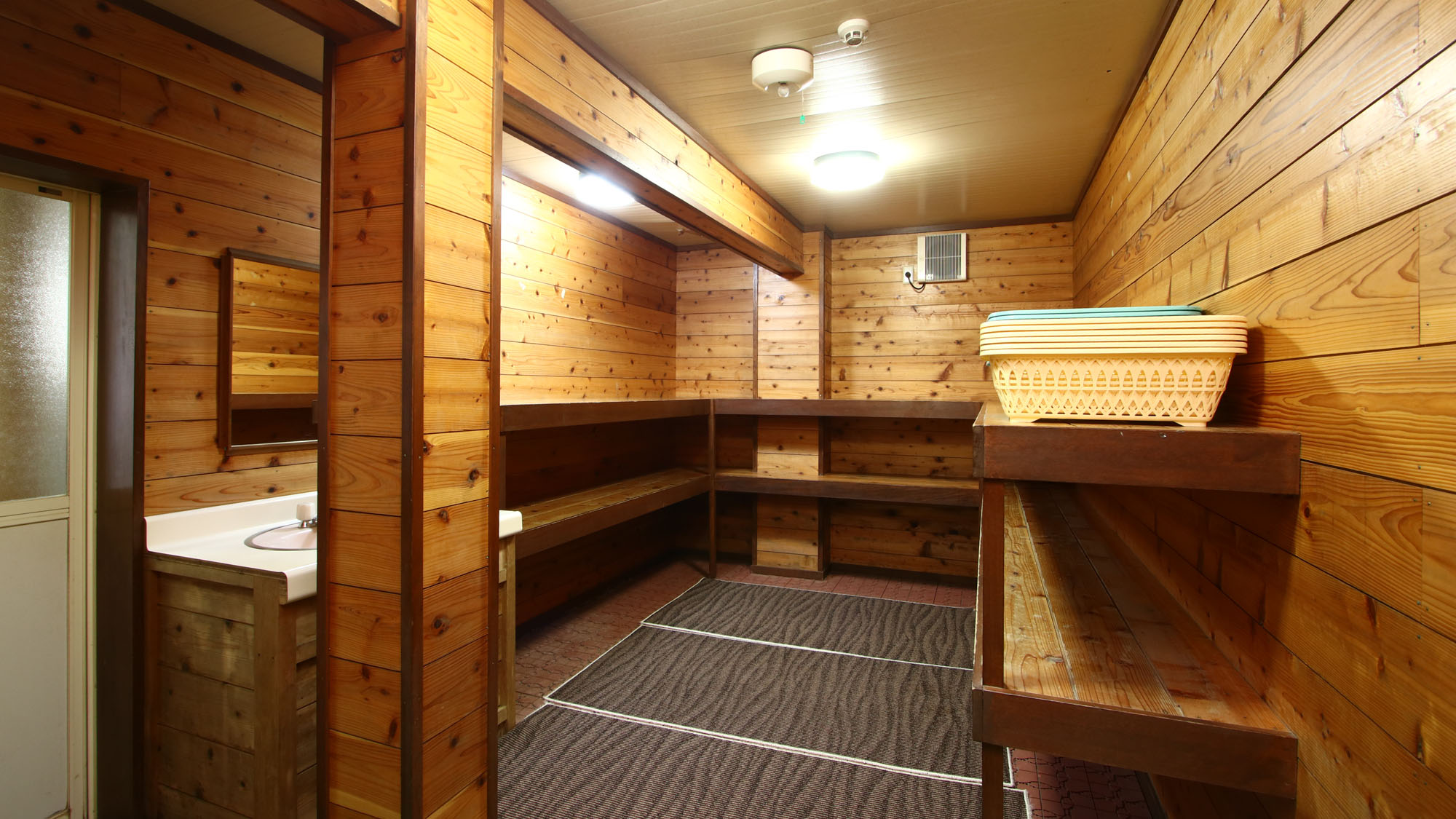 脱衣所&diams;ドライヤーはフロント貸出です*