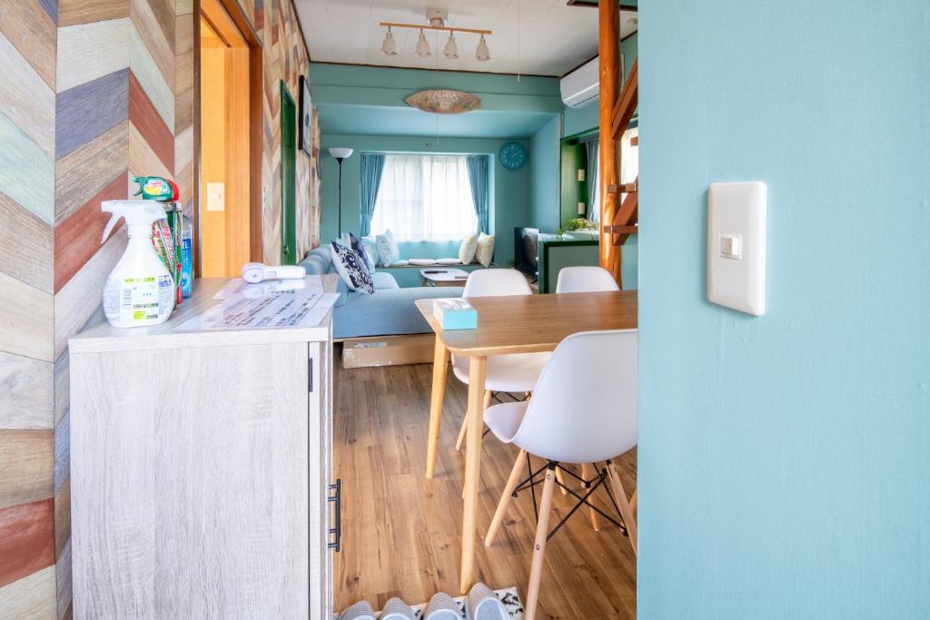 ダイニングテーブル