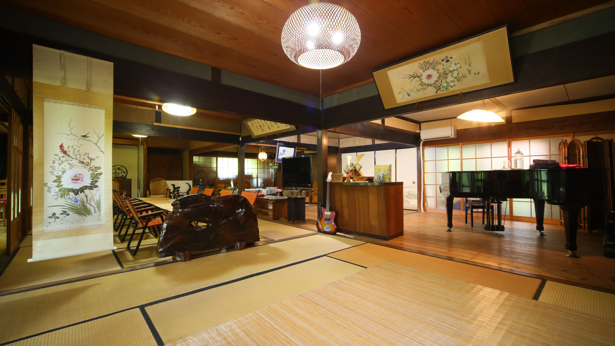 【大広間】ピアノもお使いいただけます*