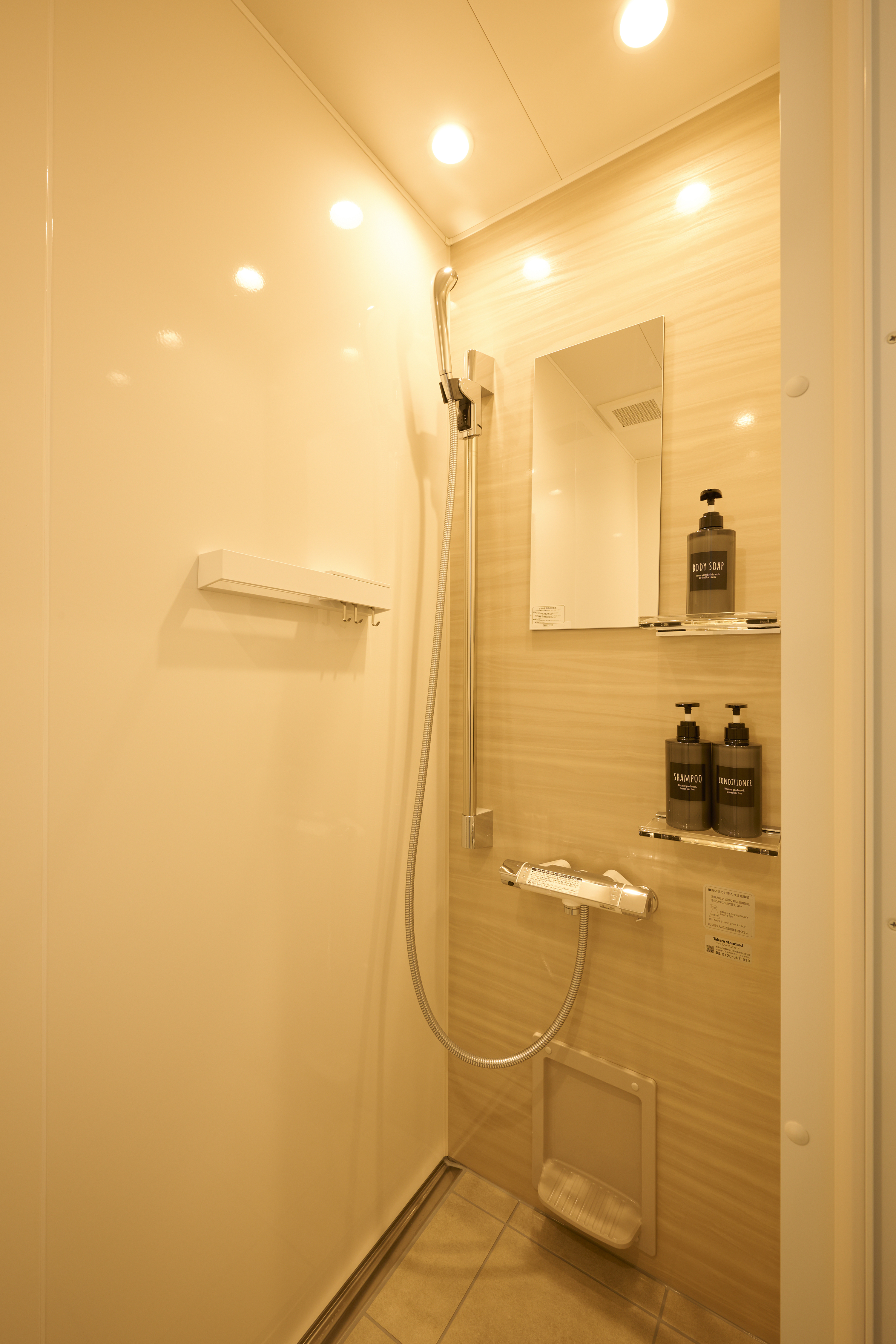 BASE TWO-シャワー室