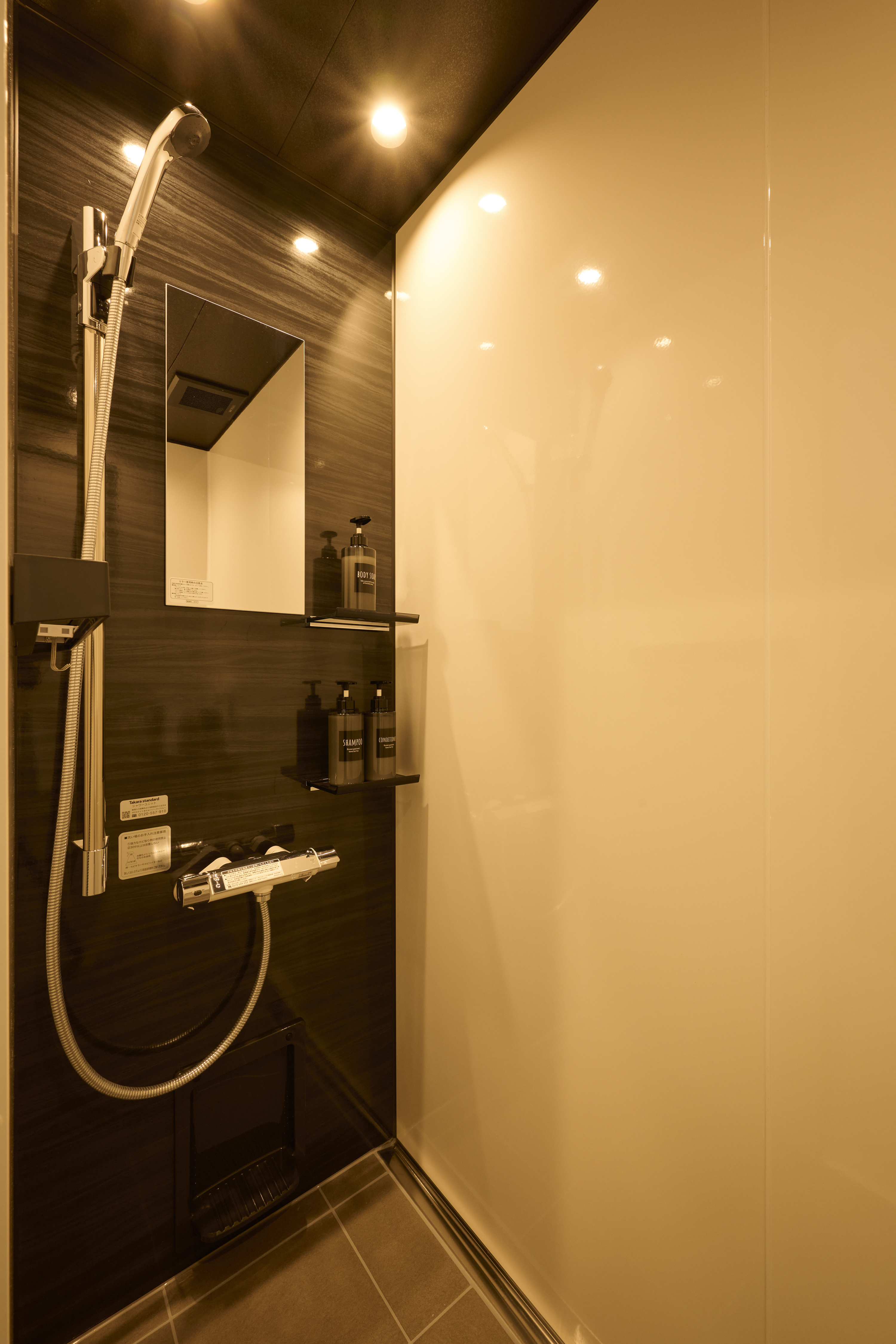 BASE ONE-シャワー室