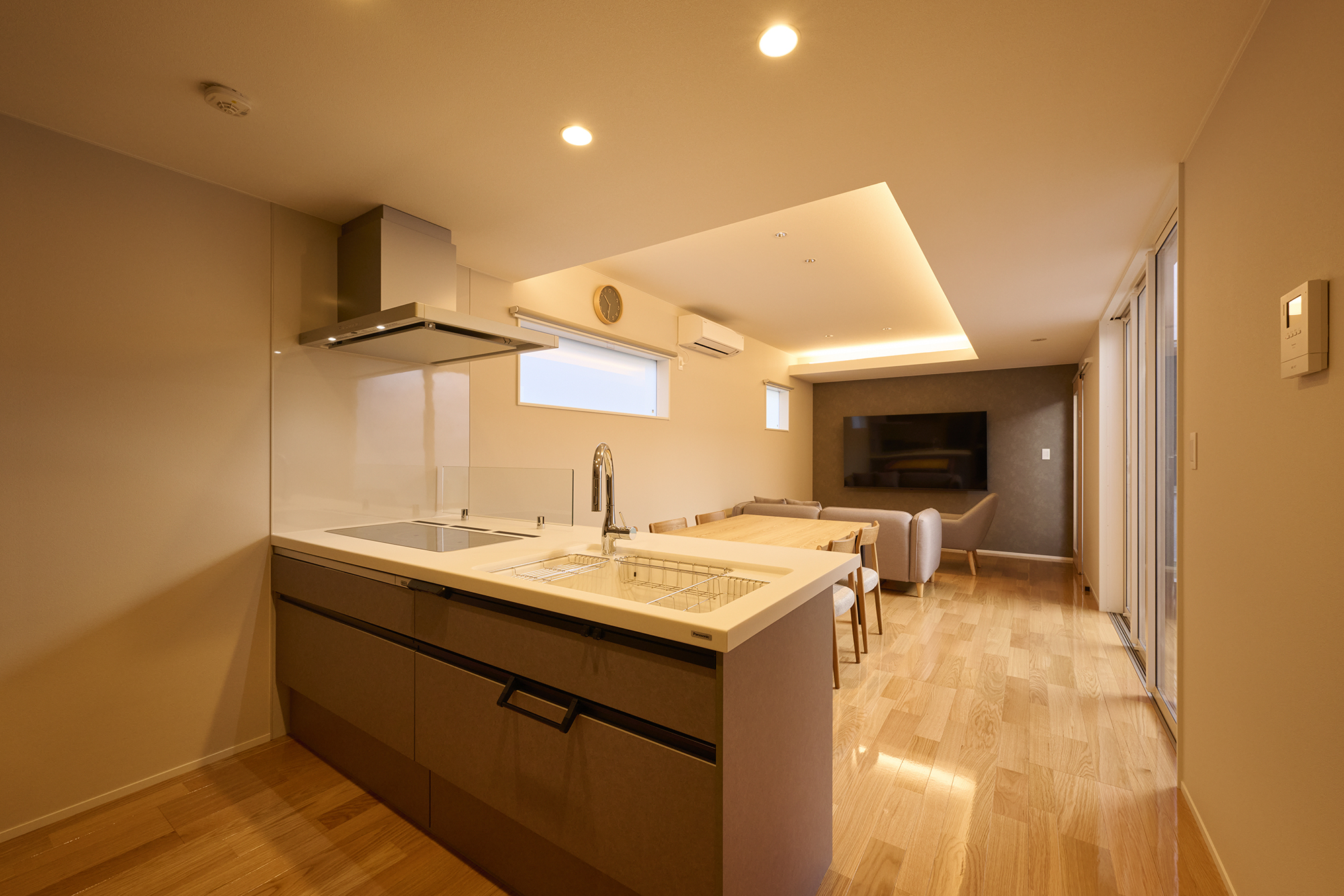 BASE TWO-リビングダイニングキッチン