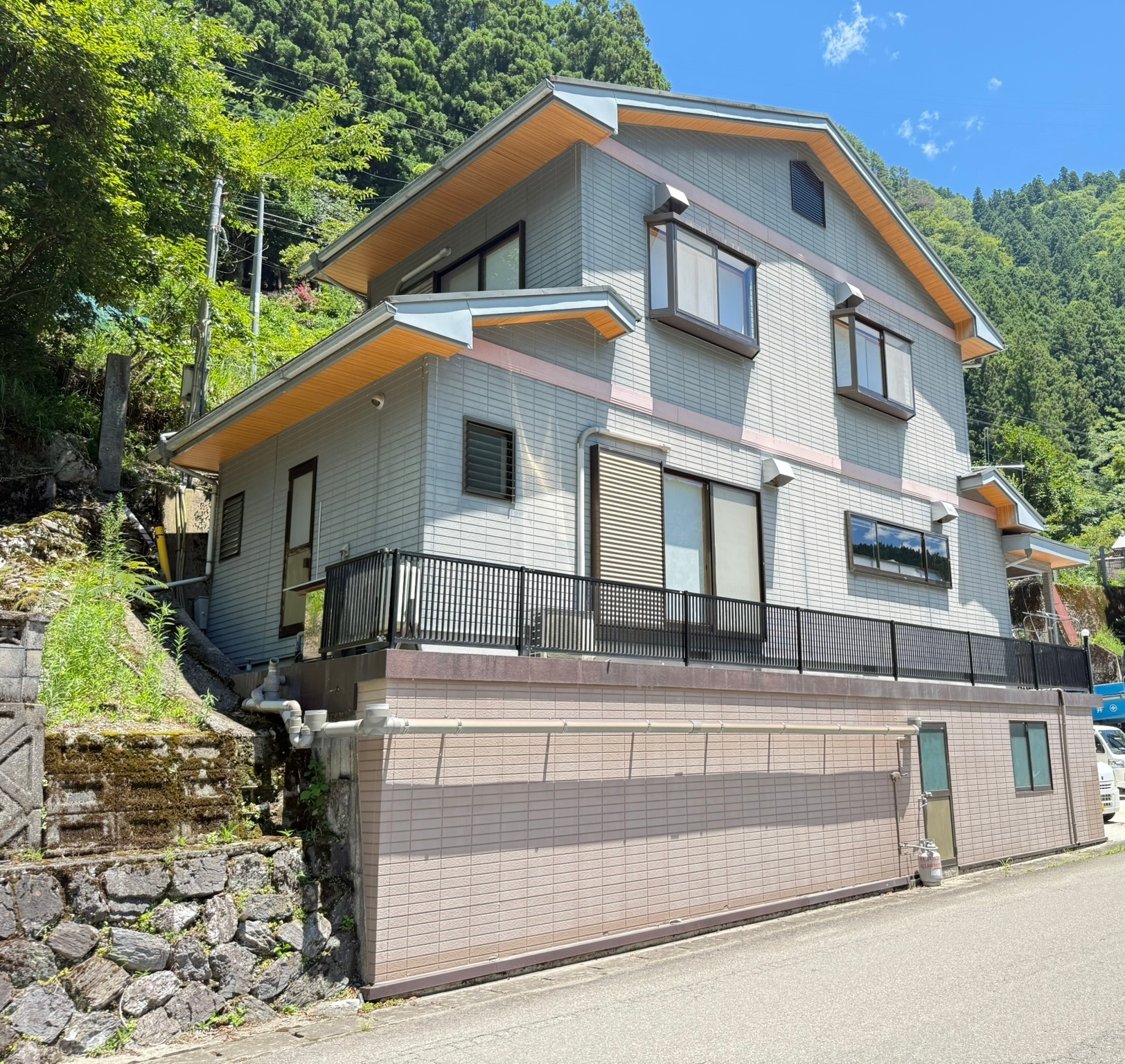 ＳＴＡＹ　ＩＳＨＩＷＡＫＩ