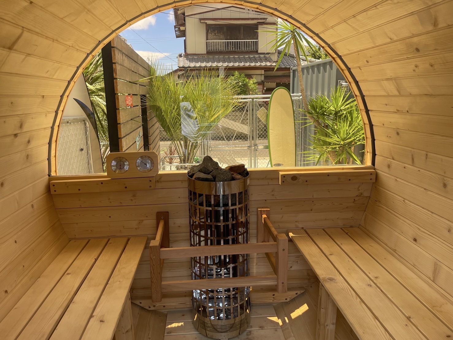 【アメリカンvilla】 遊び心と上品さを兼ね備えた、海の近くのトレーラーハウス 〜サウナ付き〜