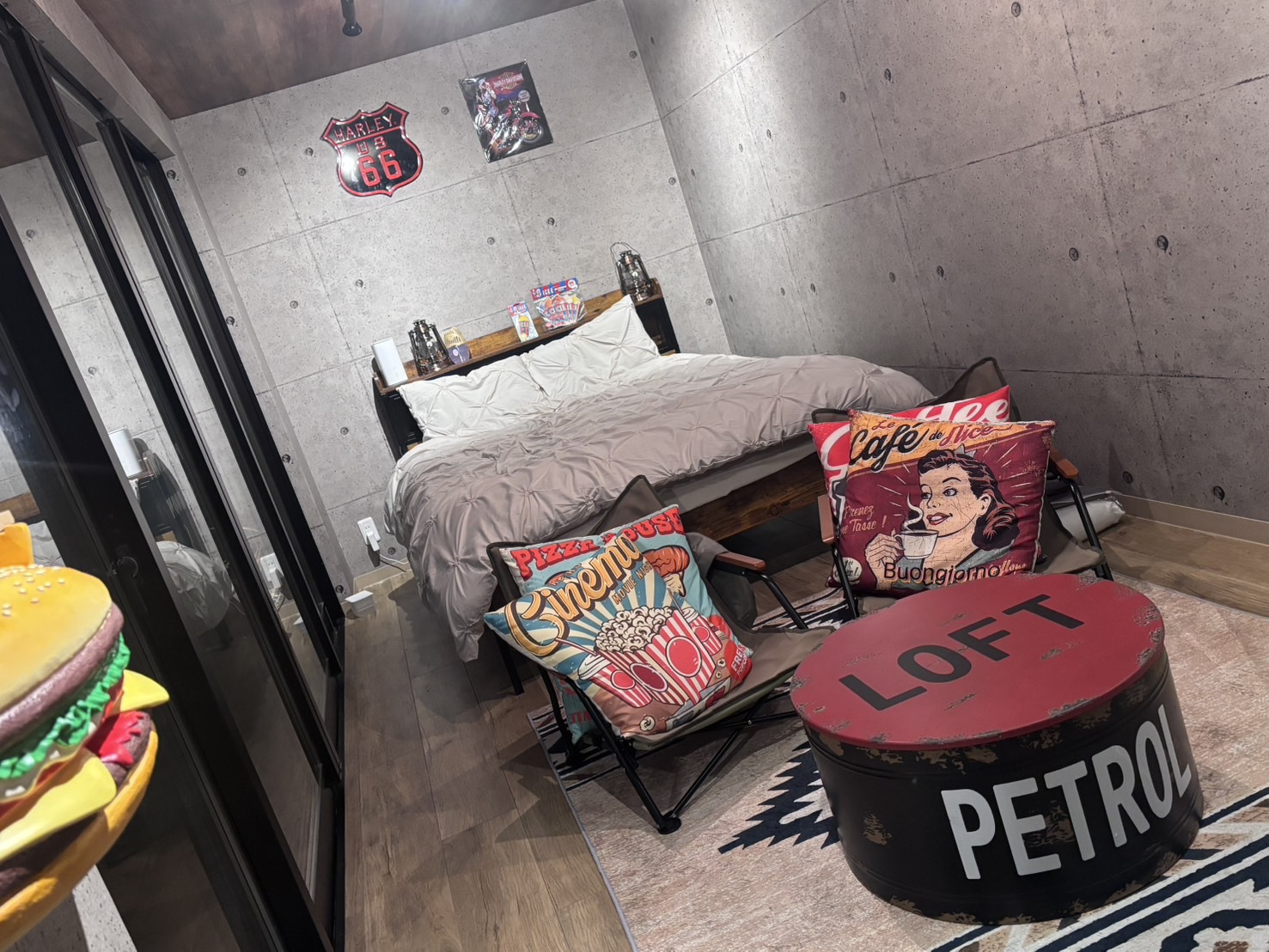 【アメリカンvilla】 遊び心と上品さを兼ね備えた、海の近くのトレーラーハウス 〜サウナ付き〜