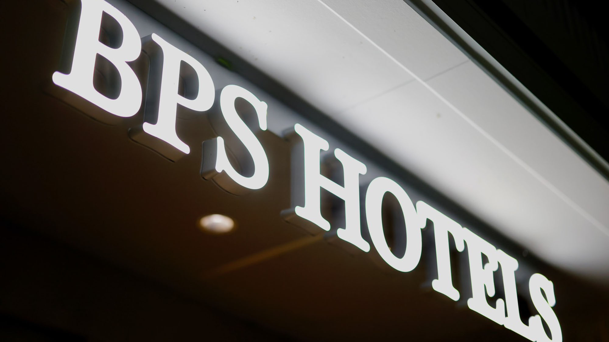 ・【看板】2025年8月グランドオープン！Best Point Stayという名の通り　滞在に最適な