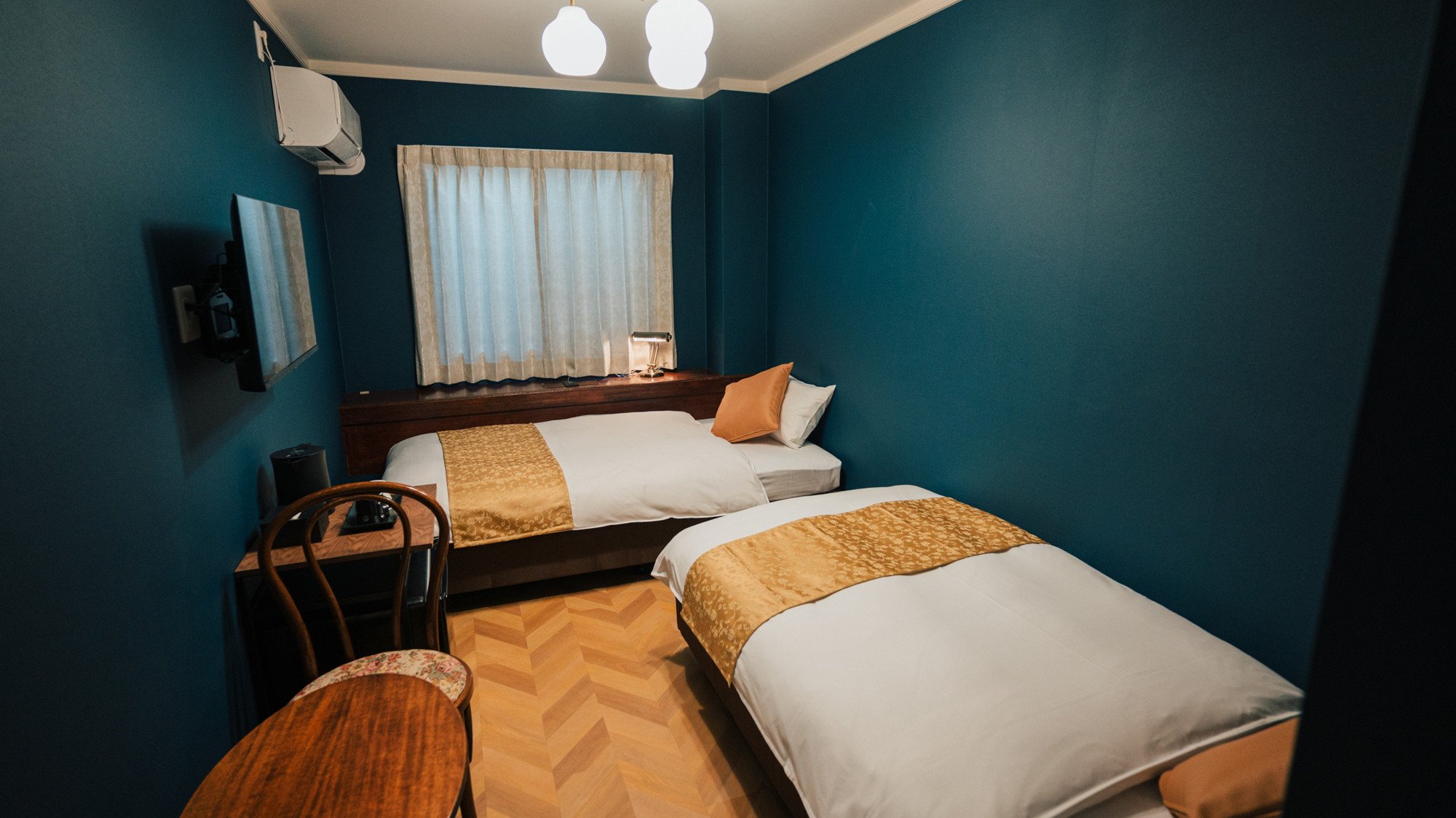 【ツイン】Vienna Blue（ウィーン・ブルー）　