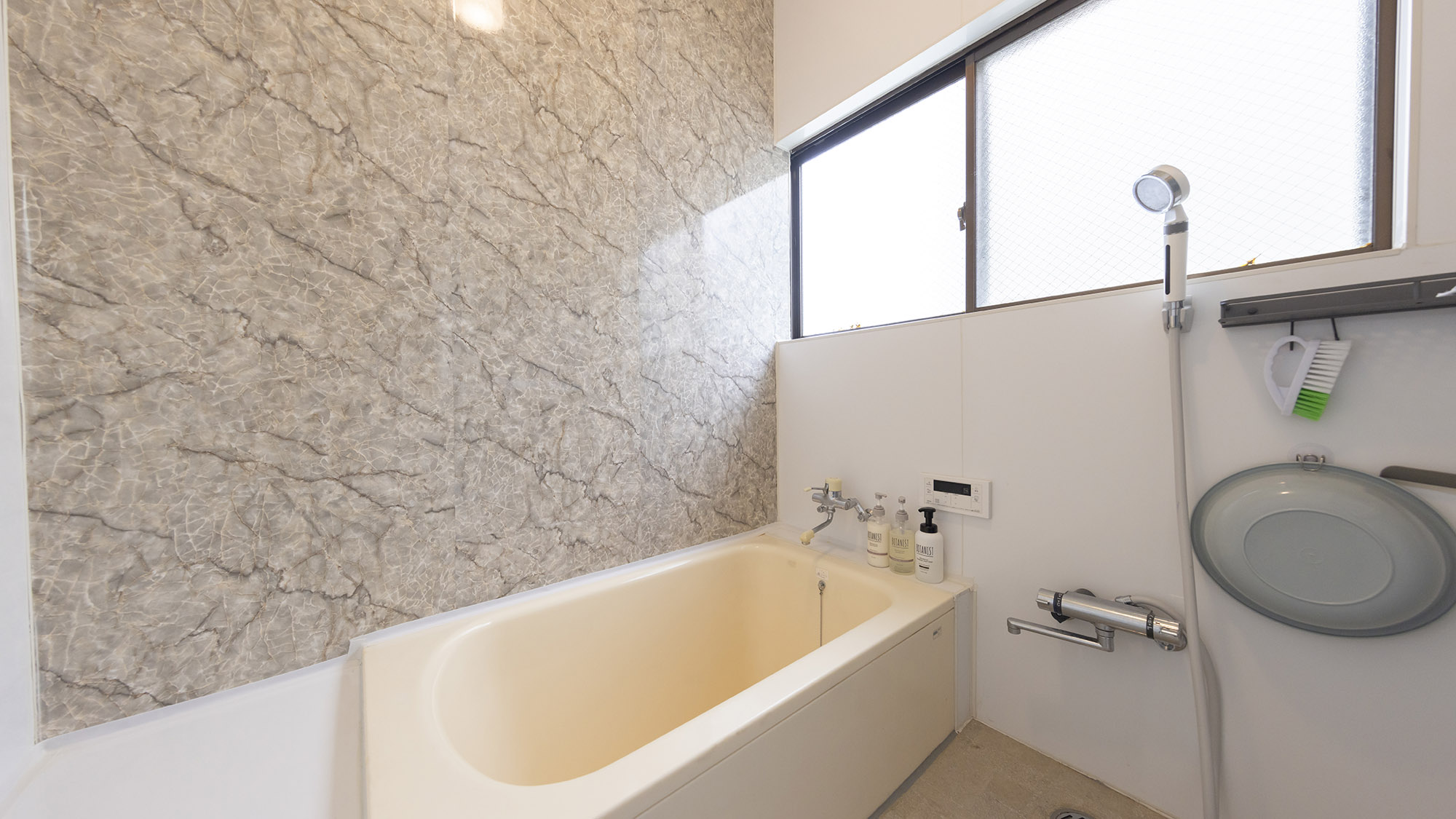 ・【バスルーム】旅の疲れを癒す空間。洗い場も広く、ゆったりすることができます