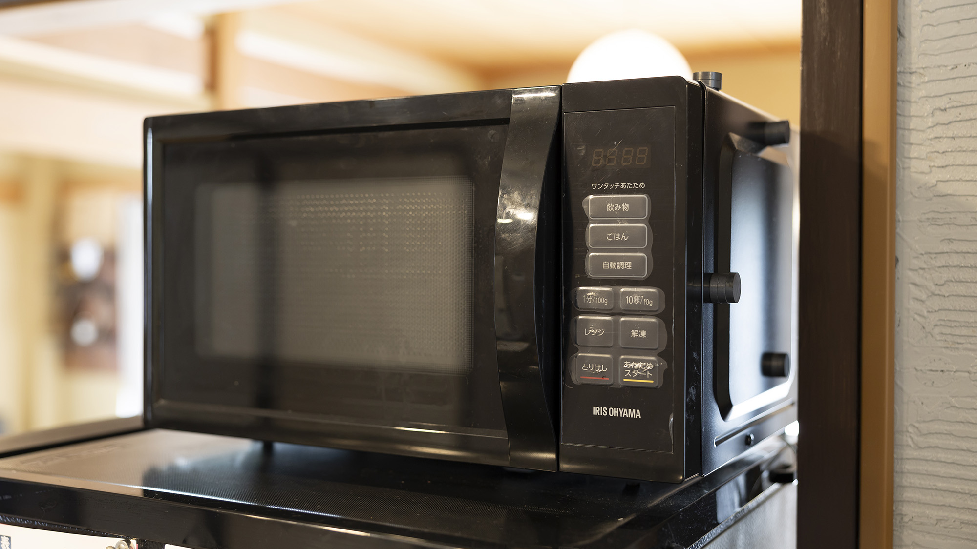 ・【キッチン】電子レンジをご用意。お弁当の温め直しなどに便利です