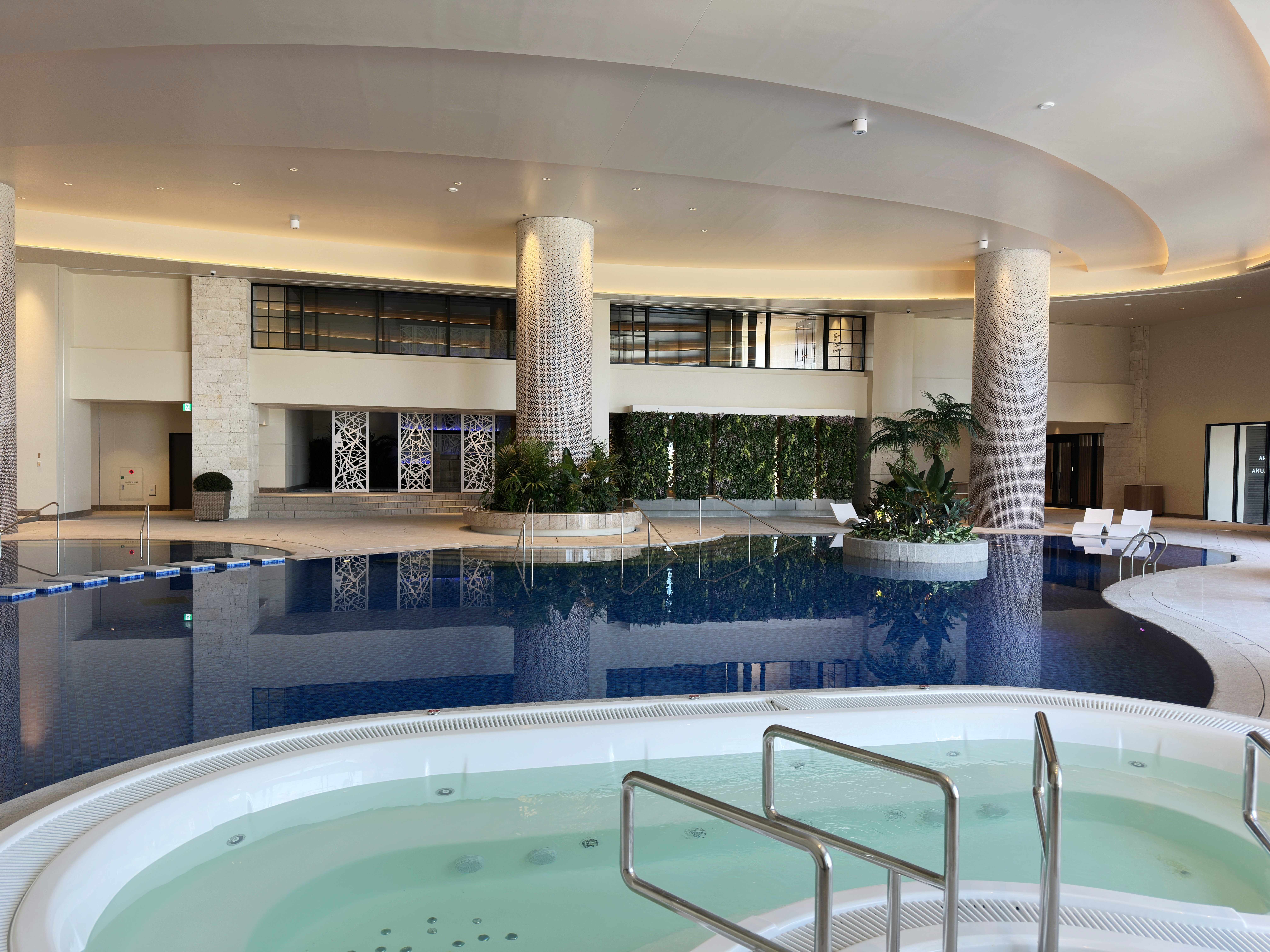 インドアプール