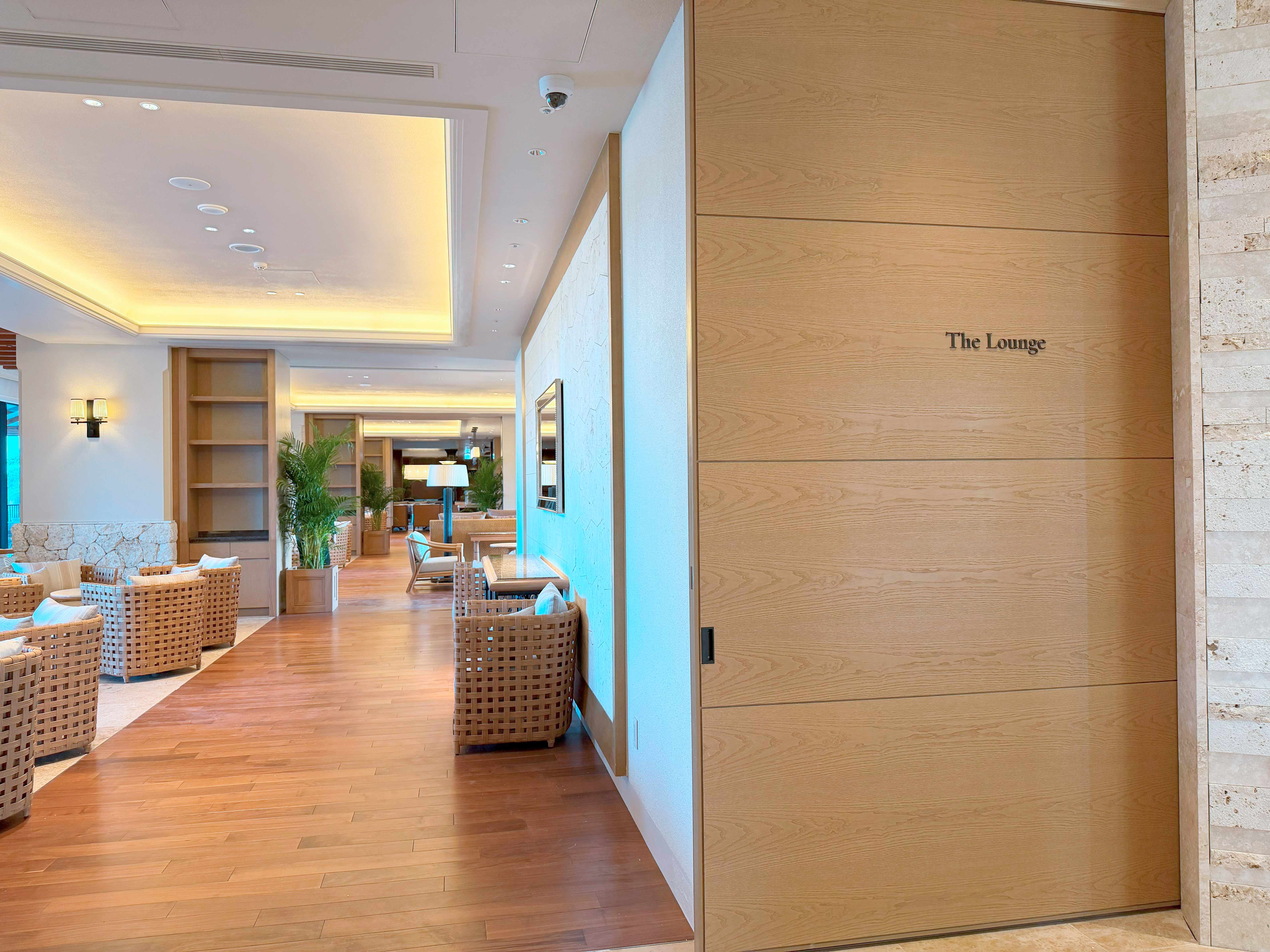 ザ・ラウンジ「The Lounge」