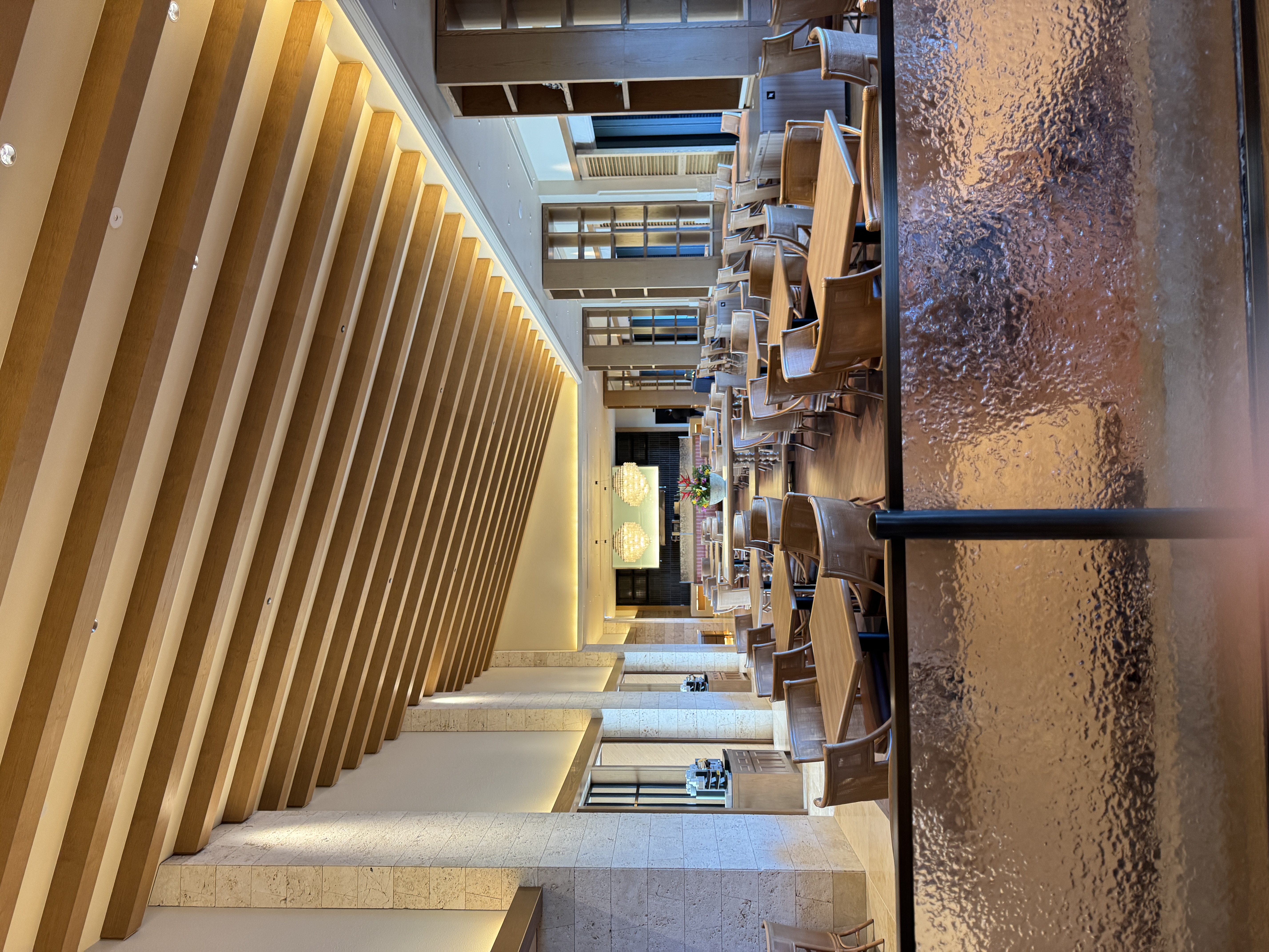 メインレストラン「南国」