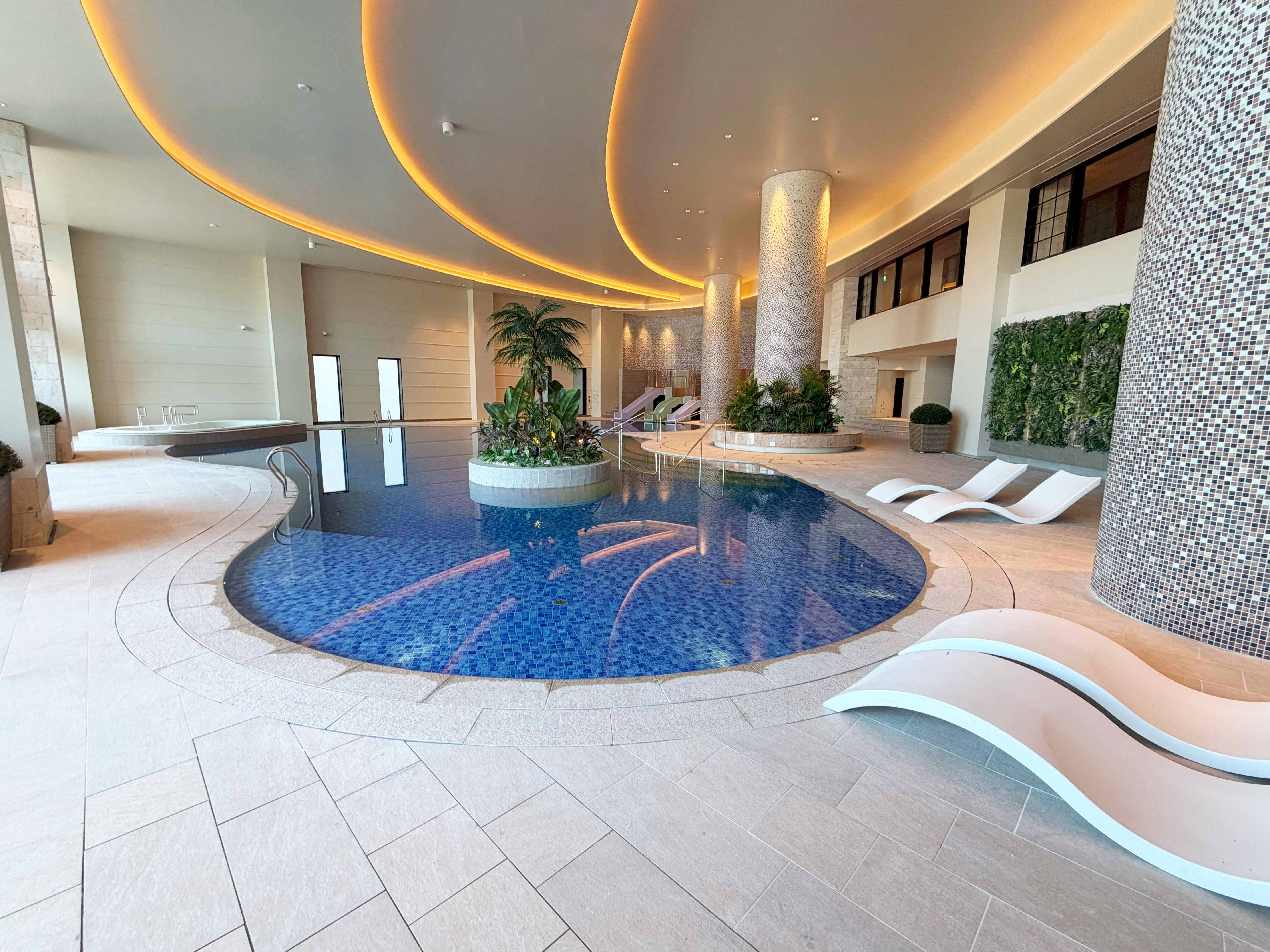 インドアプール