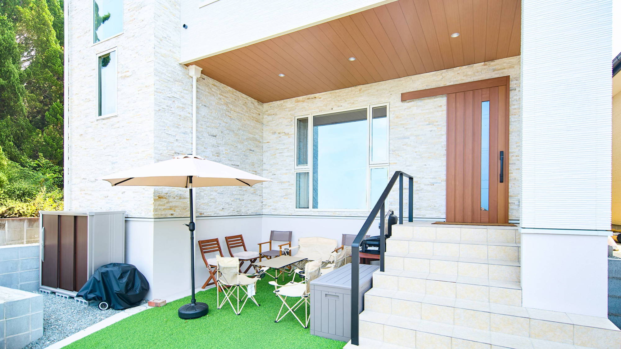 外観：エントランス